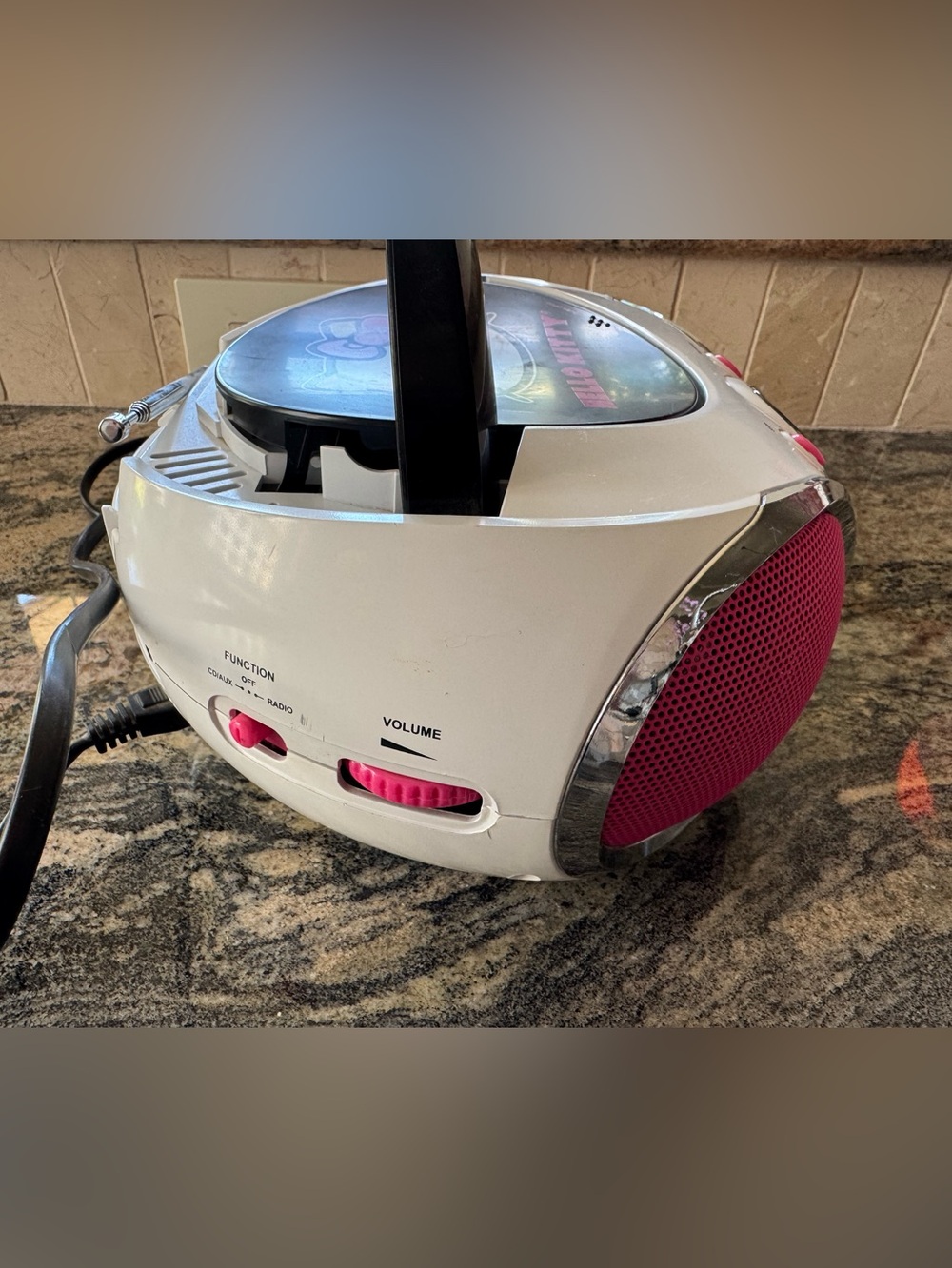 Hello Kitty CD Player - AM/FM Radio & Portable Boombox - Picture 7 of 12